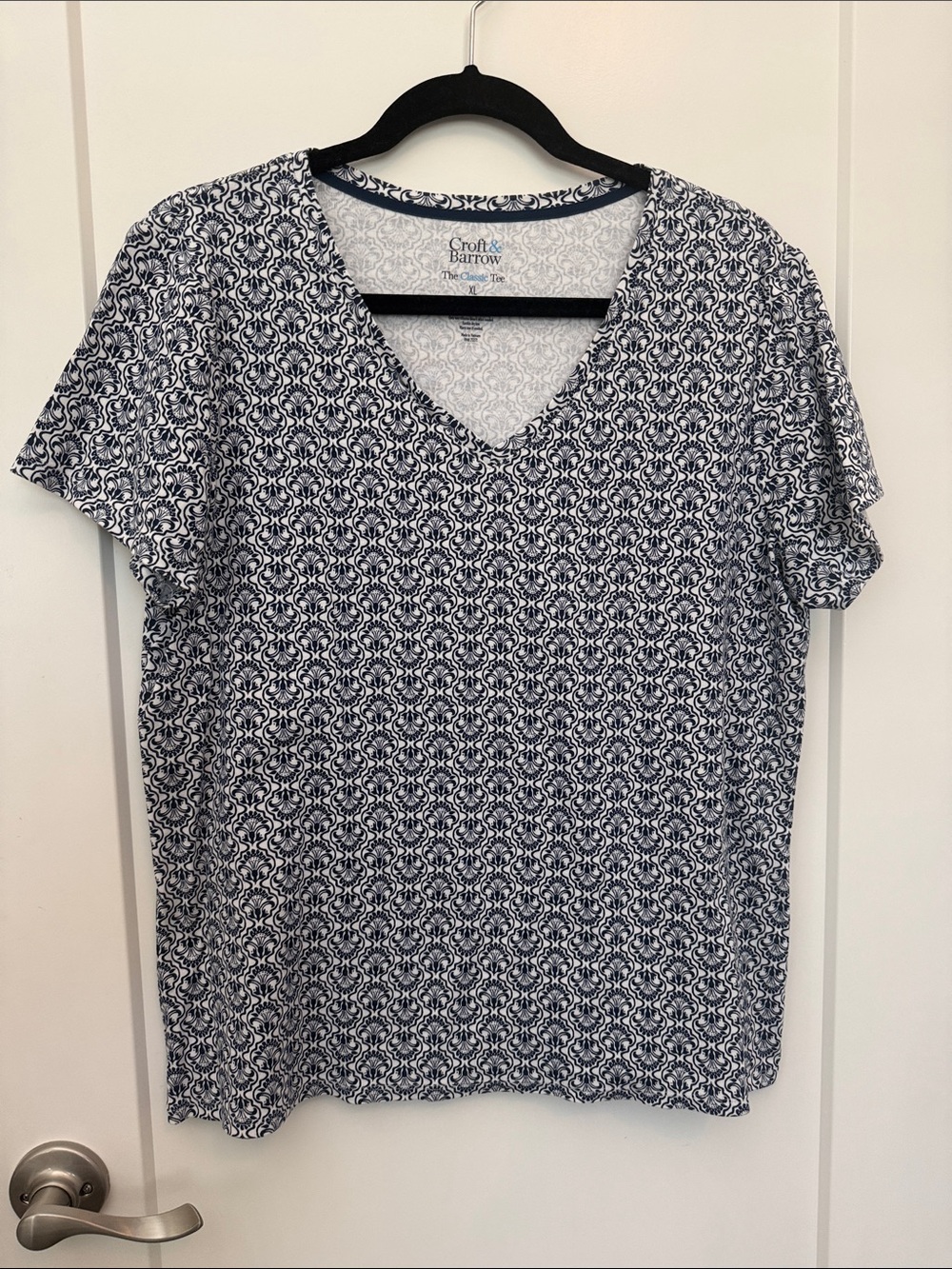 croft & barrow Navy and White V-Neck Tee with Geometric Print